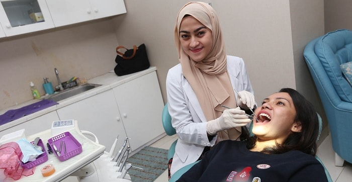 10 Dokter Gigi Terbaik di Semarang